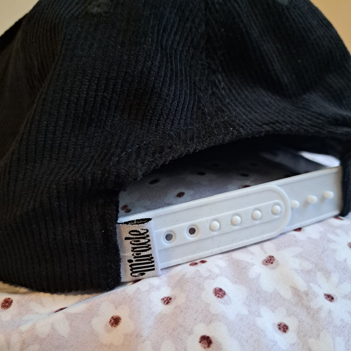 [IN STOCK] HEAT Black Corduroy Hat